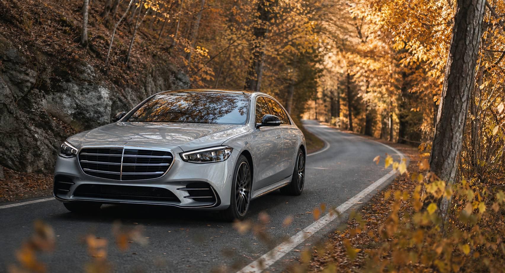 L'univers d'exception de Mercedes-Benz : innovation et luxe autopneus-sens.fr